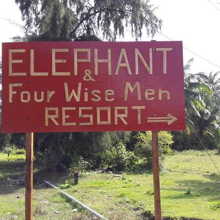 Elephant And Four Wise Men Resort Ram Nagar Zewnętrze zdjęcie